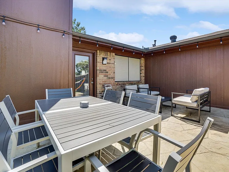 1725 Canterbury Ln — Photo 30