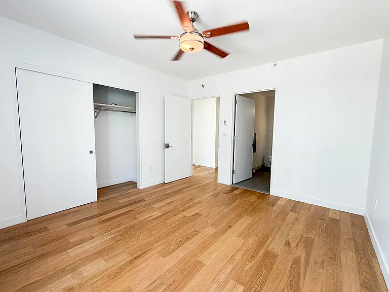 8 Vanderbilt Ave #4G — Photo 10