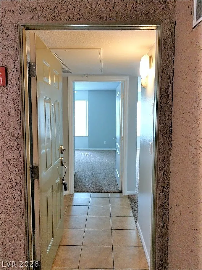 2 bed, 2.0 bath, 1005 sqft, $1,350 — Photo 2