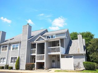 1559 N Oak Hill Dr UNIT A-8, South Bend, IN