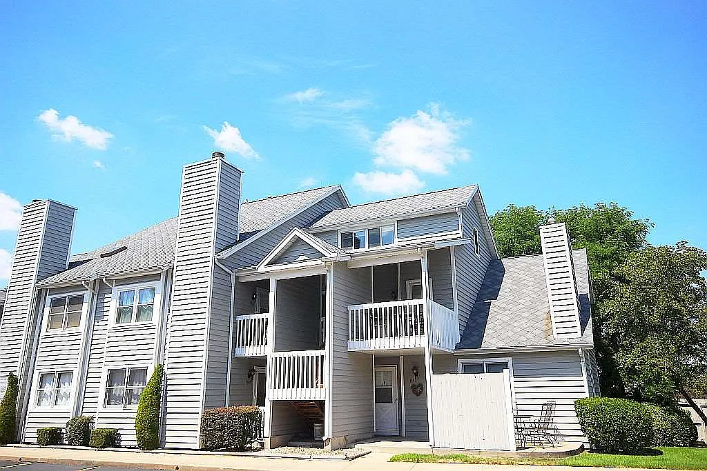 1559 N Oak Hill Dr Unit A-8 photo 1