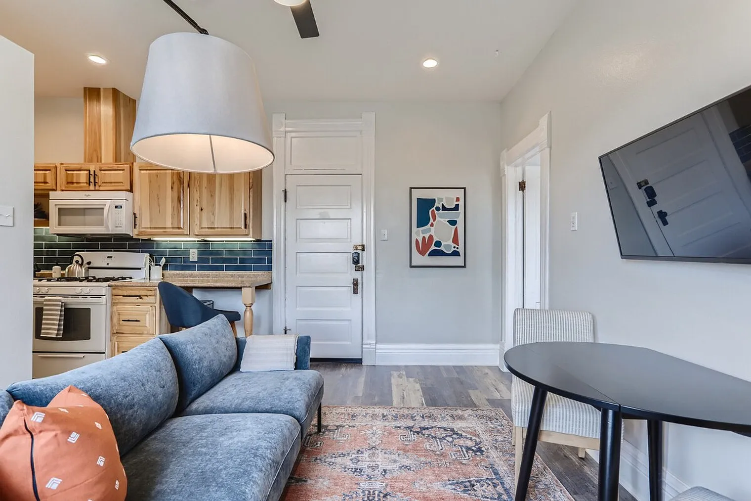 1 bed, 1.0 bath, 473 sqft, $2,687 — Photo 1