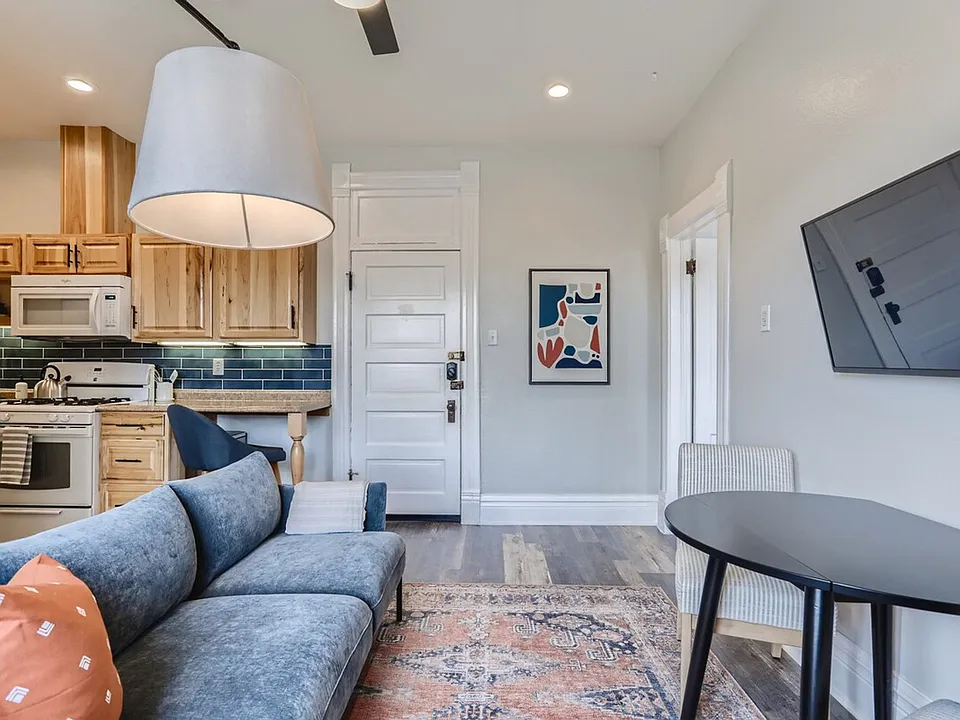 2805 E 16th Ave #3-ID1026240P