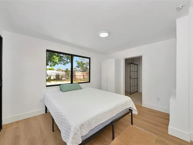 2239 Worrington St — Photo 13