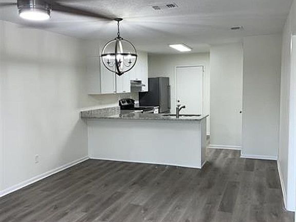 5th image of 806 E Strong St #B