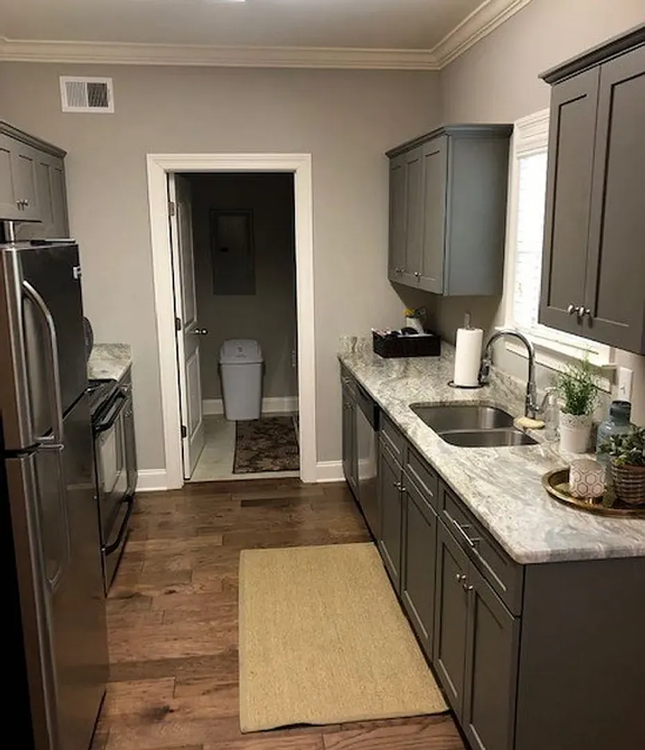 4 bed/4.5 Bath — Photo 4