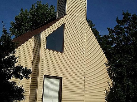2nd image of 4977 Yorkridge Ct APT B