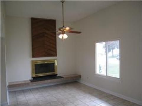 3rd image of 3876 Sweetbriar Ct