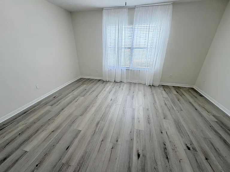 2123 Portcastle Cir — Photo 8