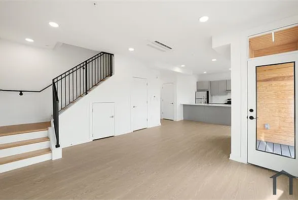 1723 W Virginia Ave NE #Penthouse 9 — Photo 7