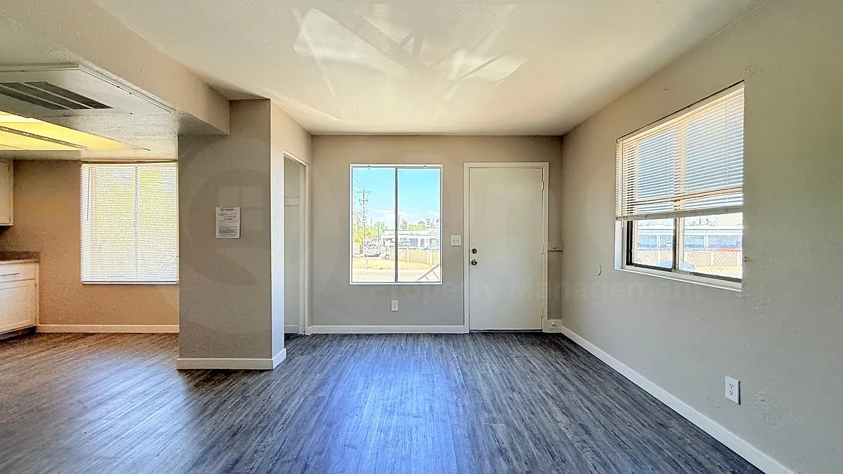 2 bed, 1.0 bath, 739 sqft, $950 — Photo 3