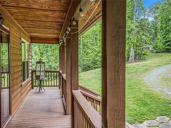 5th image of 905 Hancock Mountain Trl