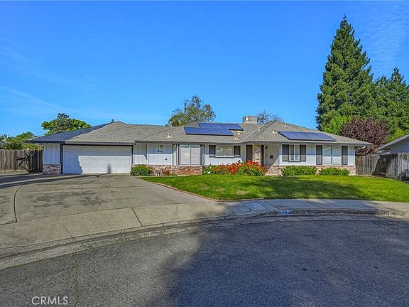 4th image of 2411 Bluegrass Ln