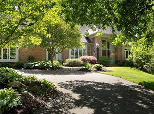 4 Carters Grv, Pittsford, NY 14534