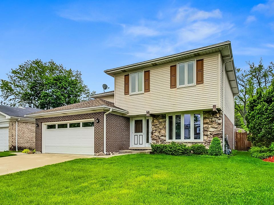 1st image of 10467 Waterford Dr