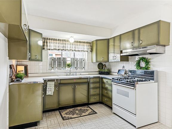 5th image of 9509 Sontag Ln