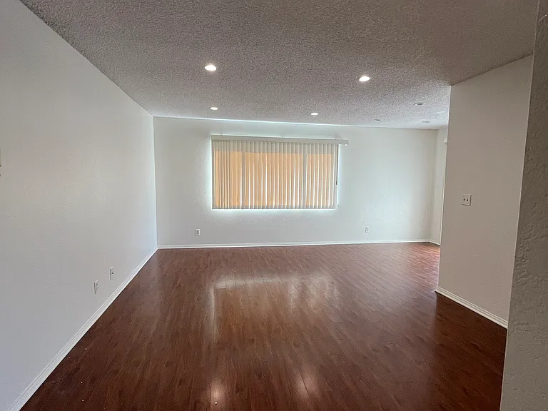 1165 Spazier Ave #104 — Photo 3