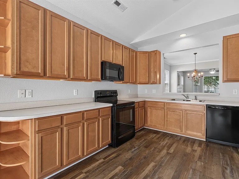 840 Willberry Dr — Photo 15