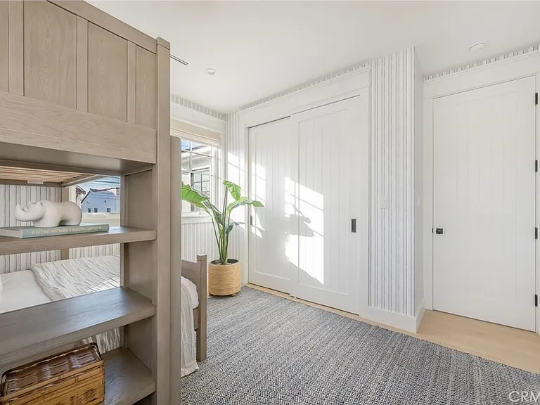 153 Granada Ave — Photo 40