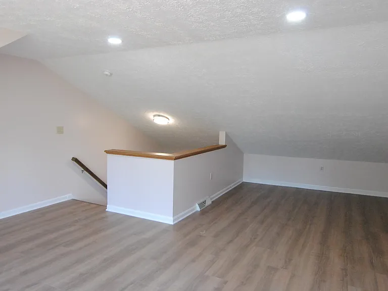 25 Cadogan Way — Photo 21
