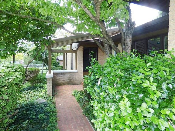 2nd image of 284 Raymond Dr