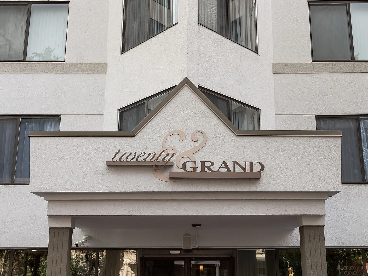 Twenty & Grand — Photo 3