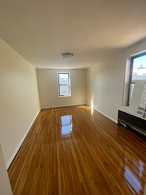 Rented by Edel Family Management | media 16