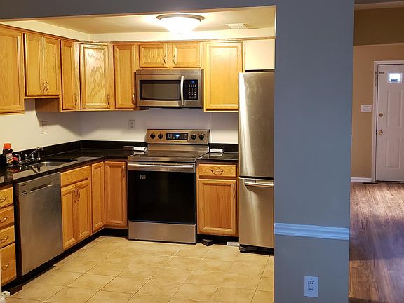3rd image of 309 Cherry Ct