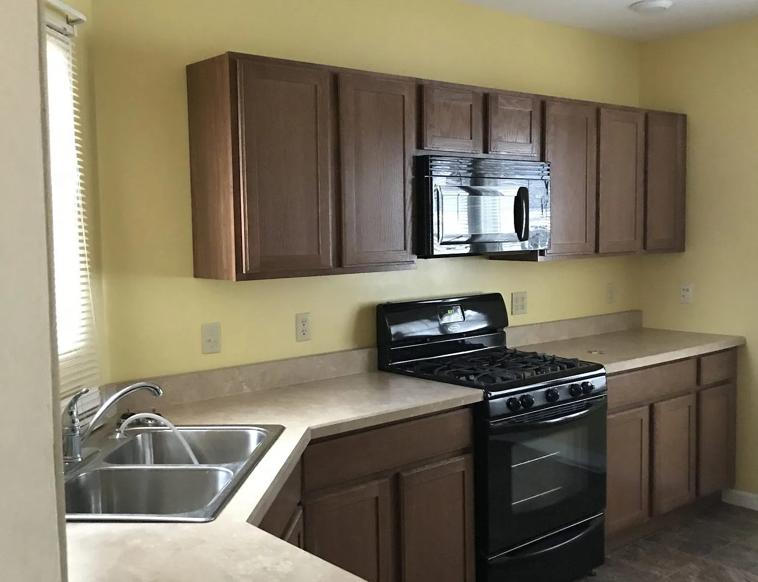 2 bed, 1386 sqft, $1,850 — Photo 3