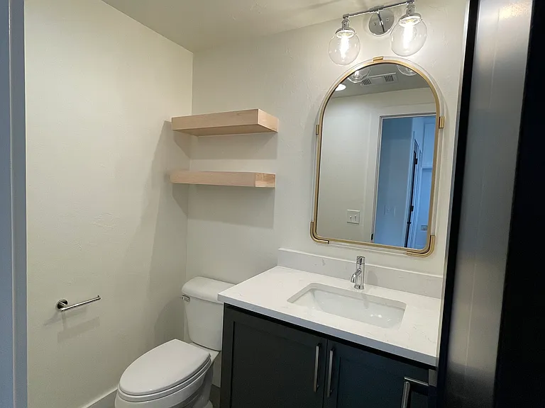 1803 Oso Ave — Photo 10