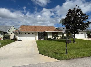12872 Meadowbend Dr, Wellington, FL 33414
