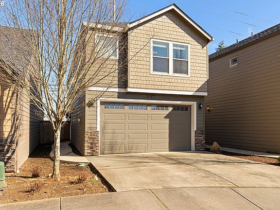 2nd image of 2723 NE 131st Ct