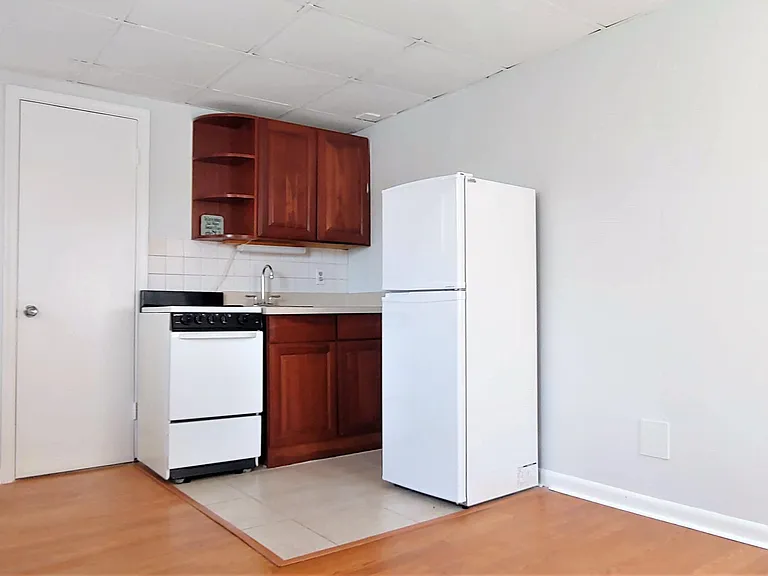 2400 Park Ave #5 — Photo 6