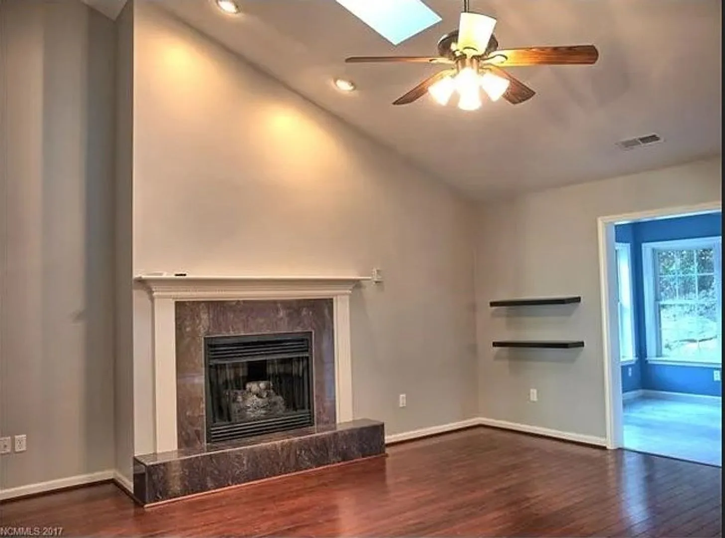 Spacious home in quiet East Asheville neighborhood — Photo 4