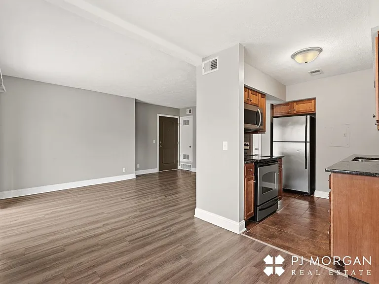 Mill Pointe — Photo 9