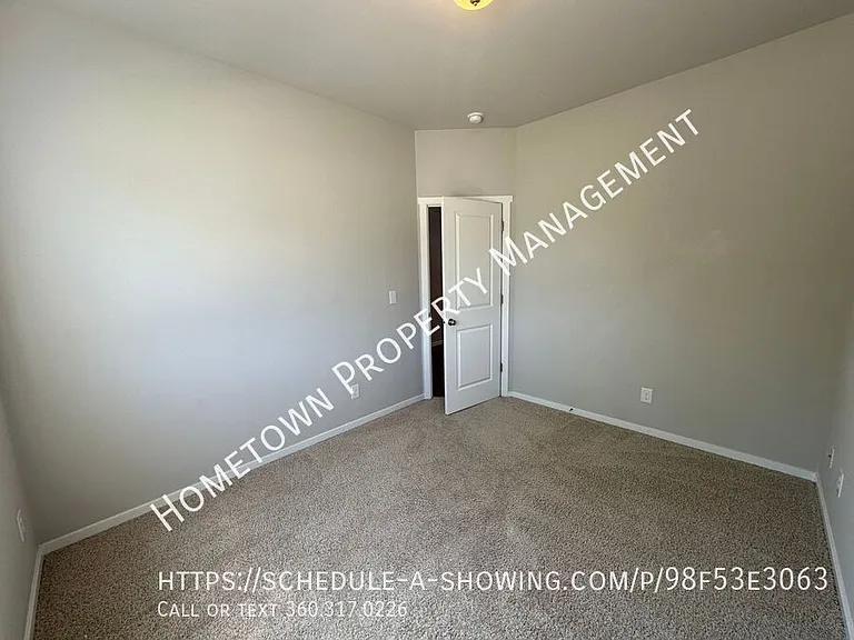6918 Oleander Ave NE — Photo 5