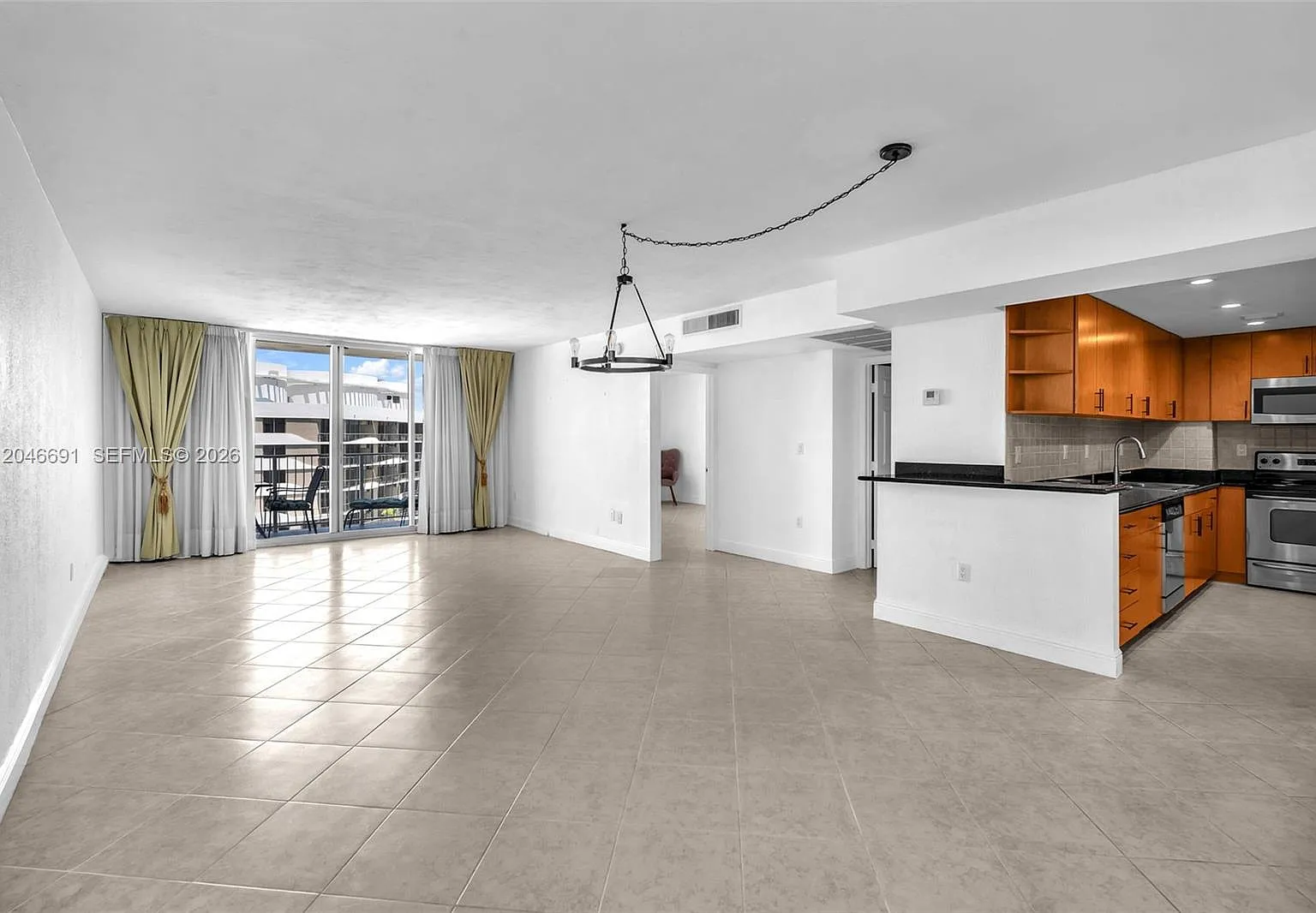 Island Pointe Condo — Photo 3