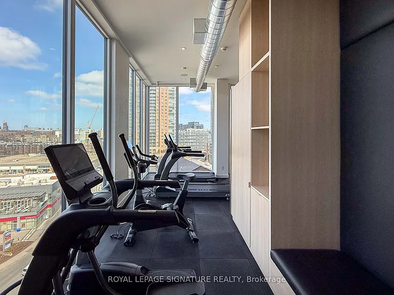 135 E Liberty St #Penthouse 9 — Photo 34