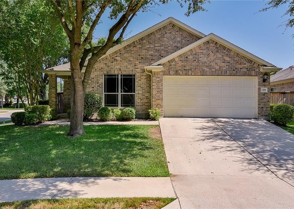 1st image of 725 Bent Wood Pl