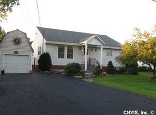 7885 Oneida Trl, Bridgeport, NY 13030