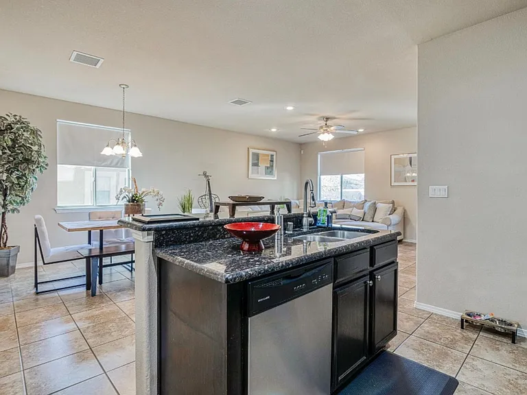 7413 Red Cedar Dr — Photo 32