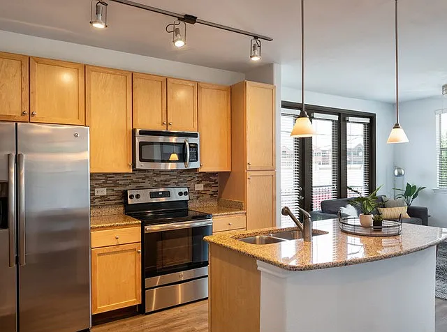AMLI 300 kitchen