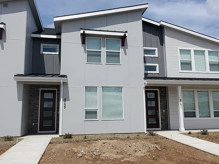 4759 W Santa Fe Ln — Photo 1