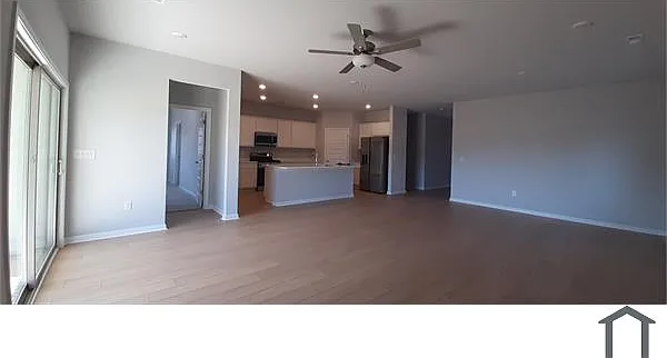 4 bed, 1936 sqft, $2,700 — Photo 4