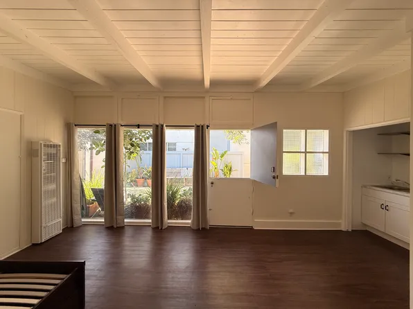 2204 Manhattan Ave #B, Manhattan Beach, CA 90266