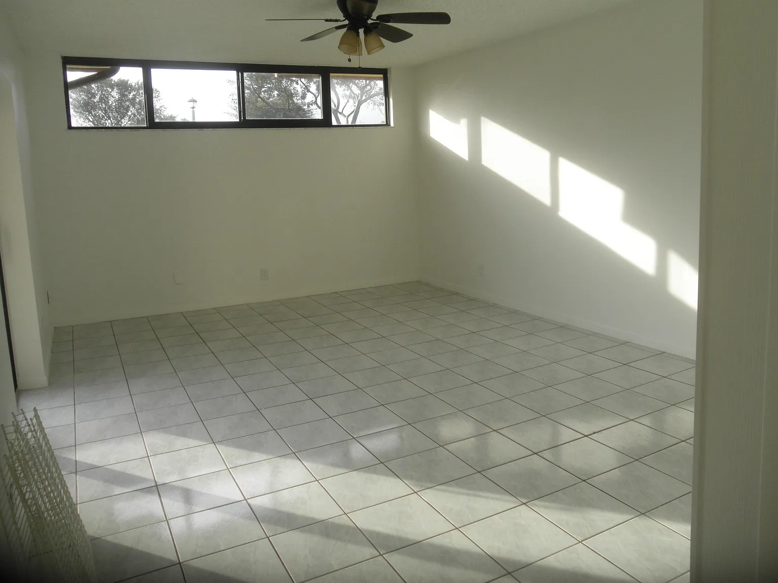 2 bed, 2.5 bath, 1218 sqft, $2,200 — Photo 2