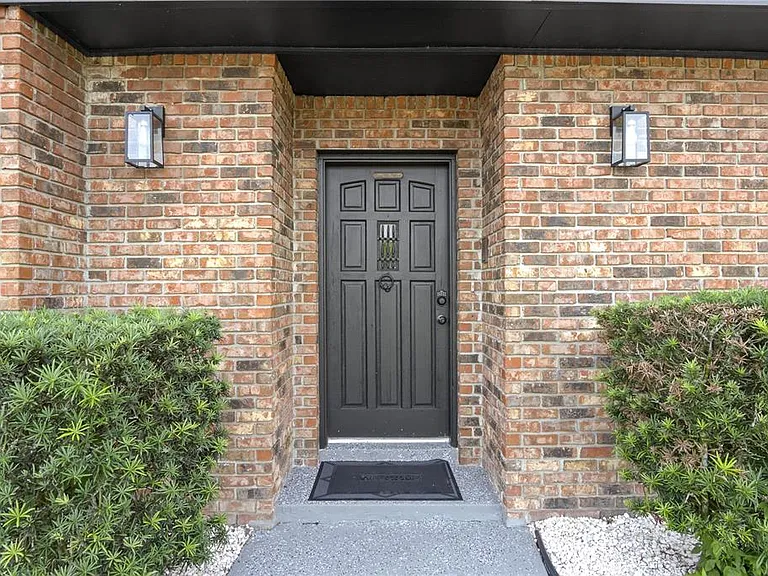 2540 Albany Dr — Photo 12