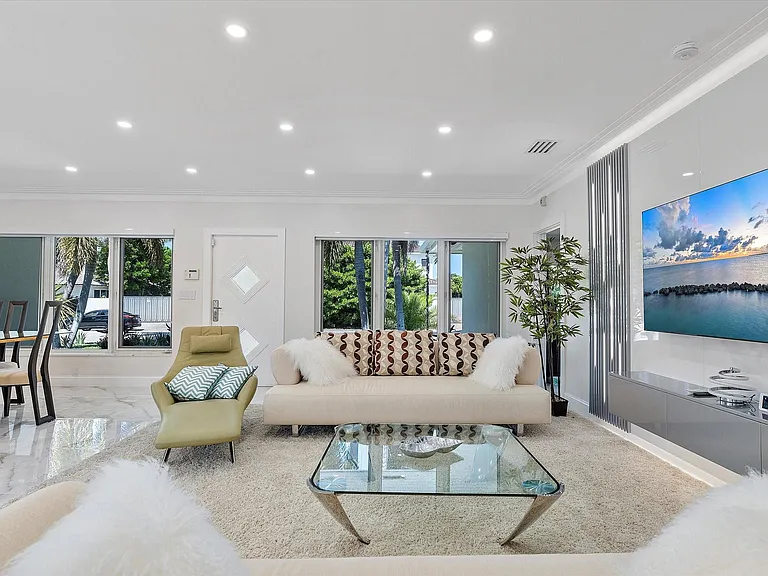 207 Royal Palm Dr — Photo 16