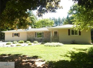 13905 Forest Hill Rd, Grand Ledge, MI 48837