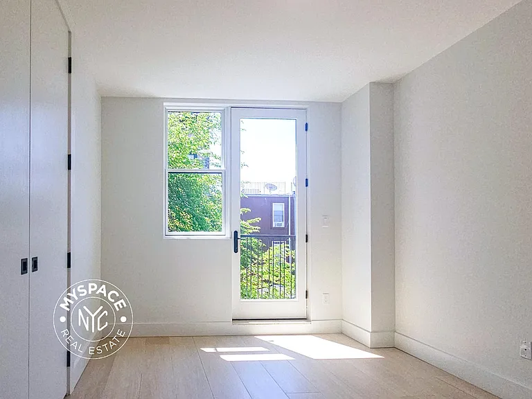 638 Lafayette Ave #2B — Photo 8